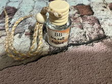 Hanging car air freshener diffuser