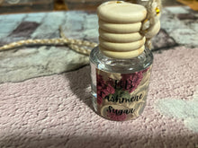 Hanging car air freshener diffuser